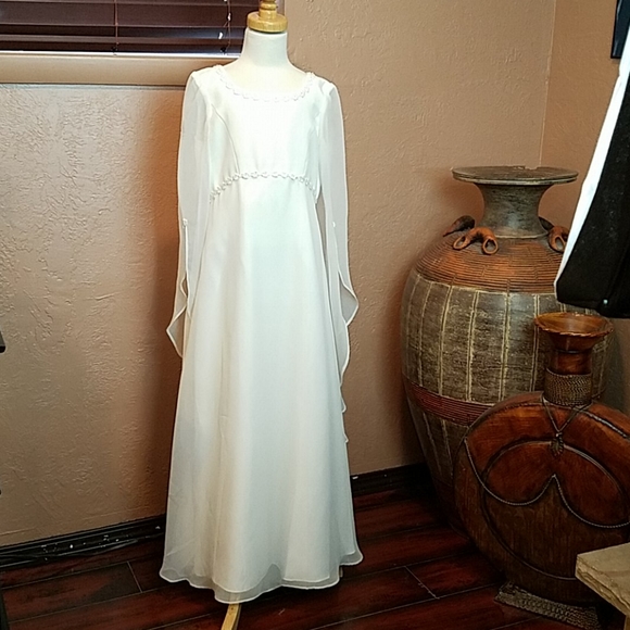 Handmade first communion dress - Picture 1 of 6